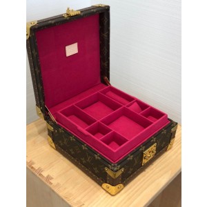 루이비통 Louis Vuitton M13513 붉은 빛깔의