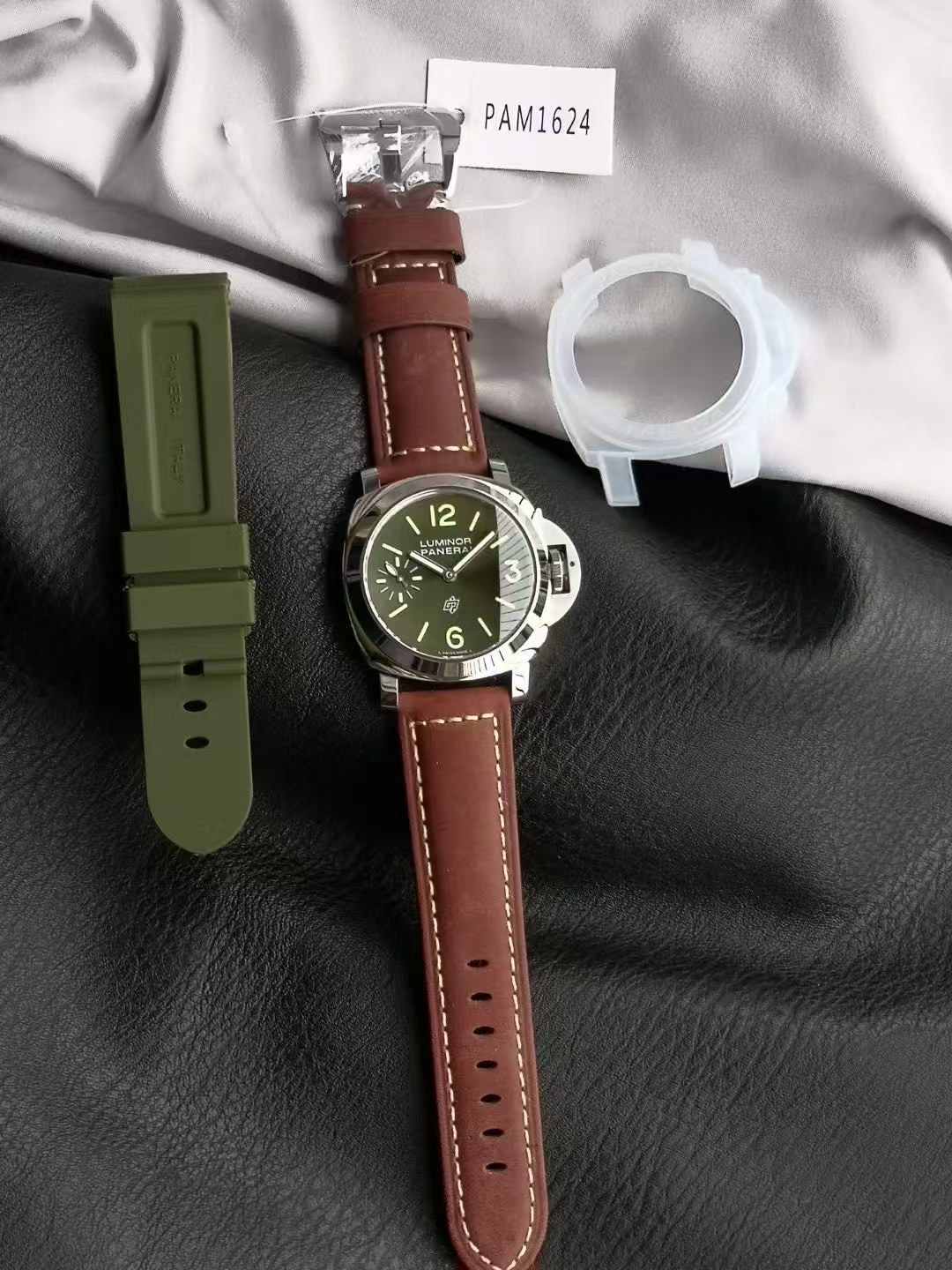 HW/파네라이 PAM1624 44MM