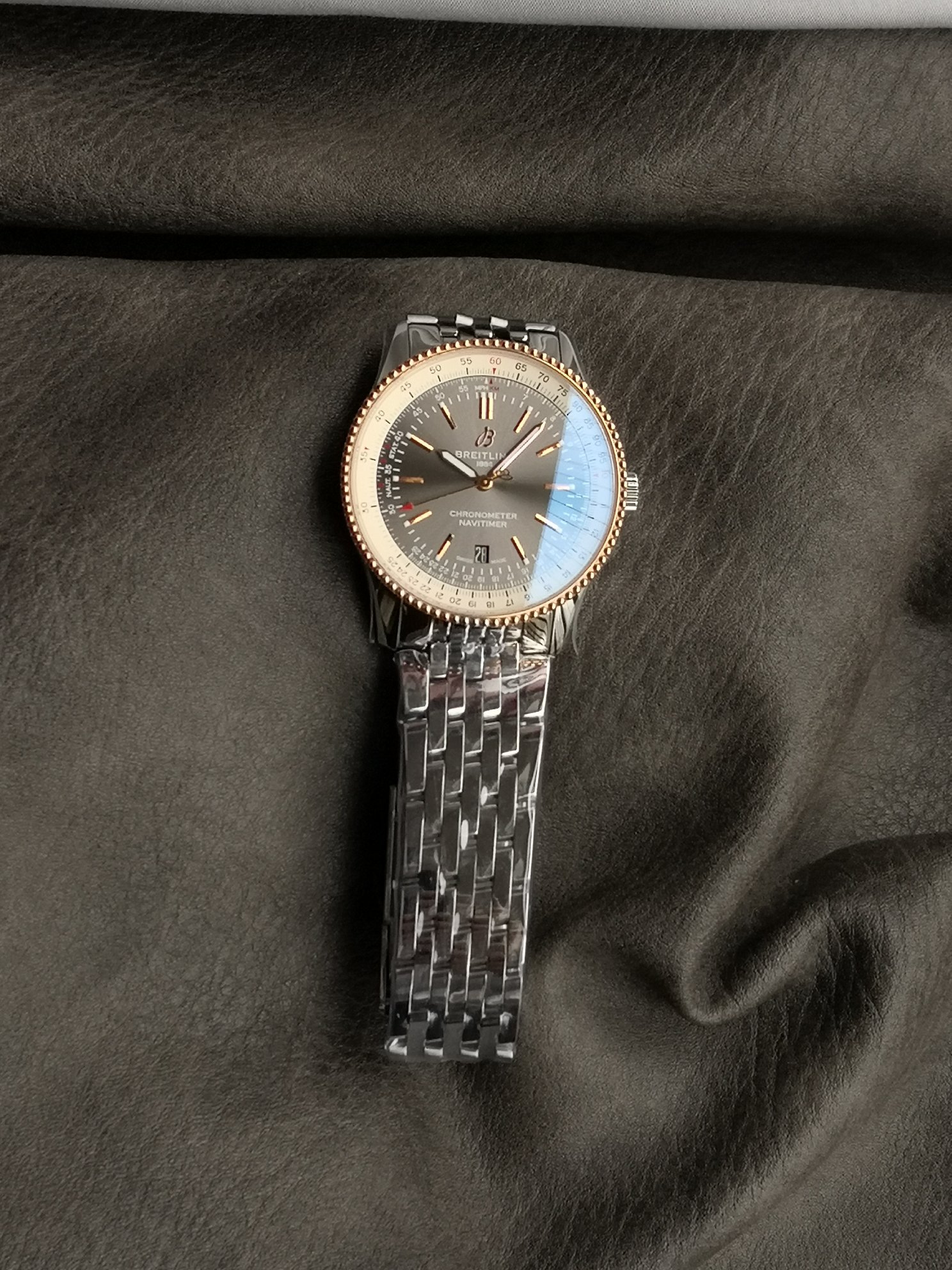 V7/브라이틀링 네비타이머 1 41MM
