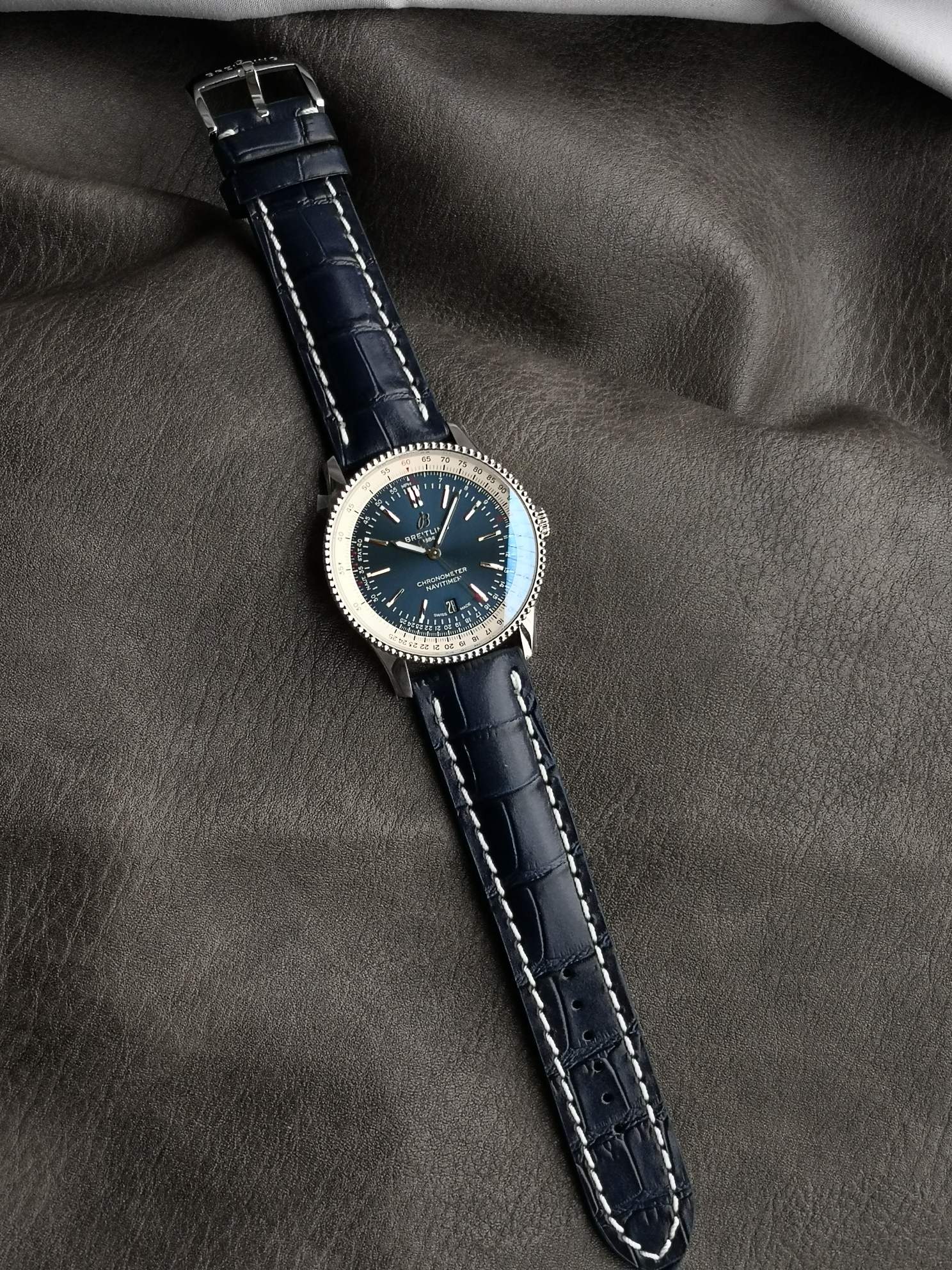 V7/브라이틀링 네비타이머 1 41MM