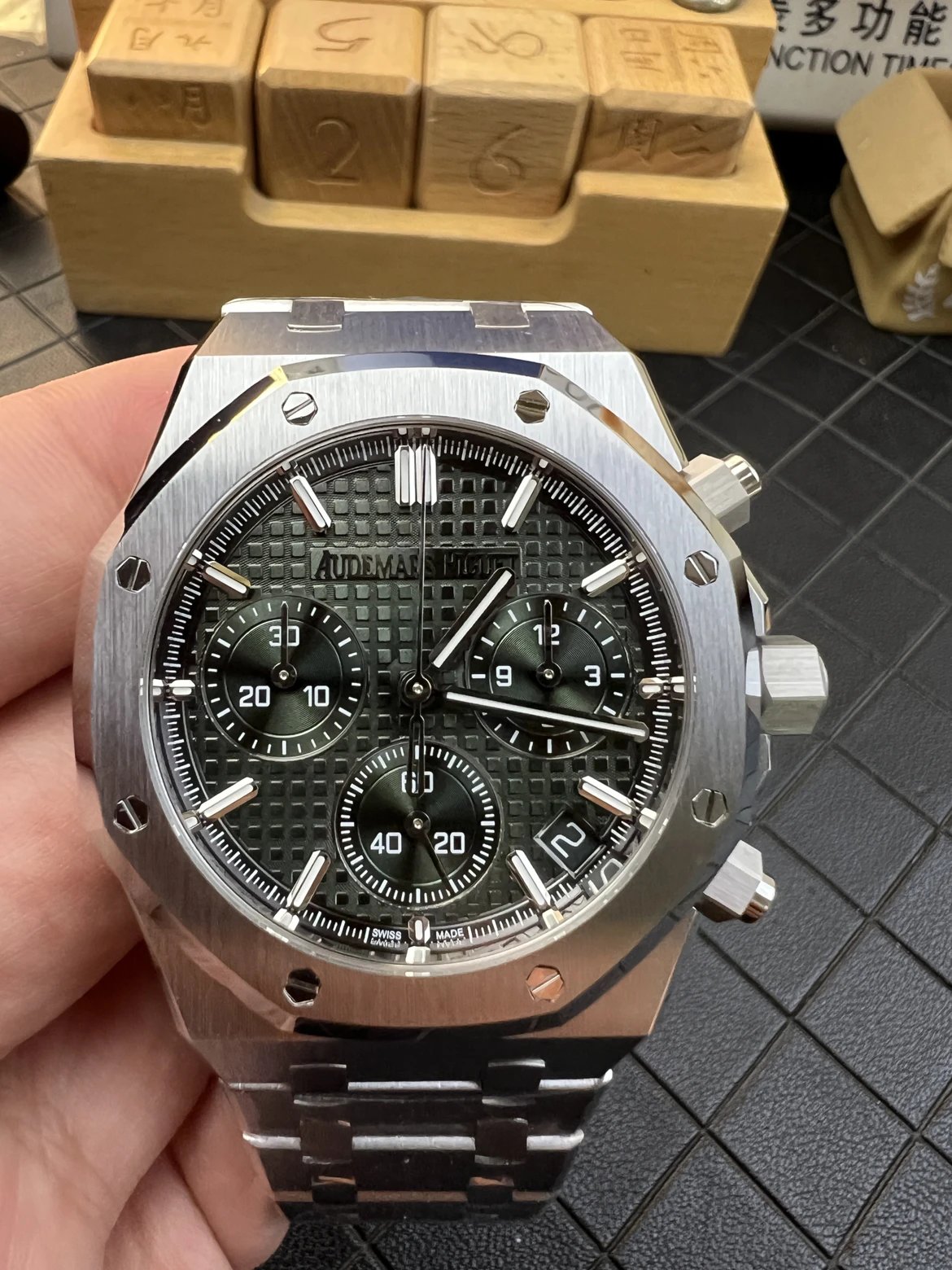 APS/오데마피게 로얄오크 26240 V2